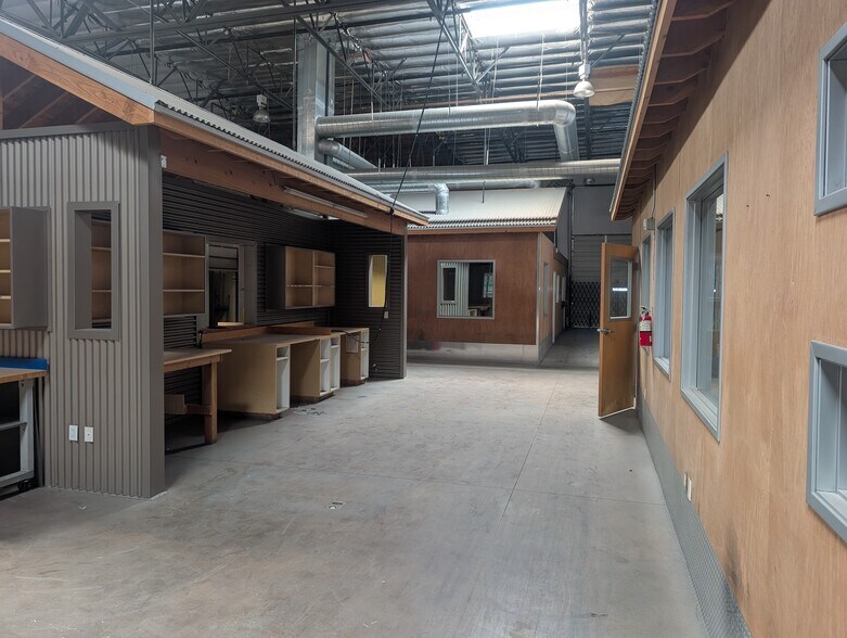 More Photos Of 7107-7139 Telegraph Rd, Montebello Warehouse For Sale