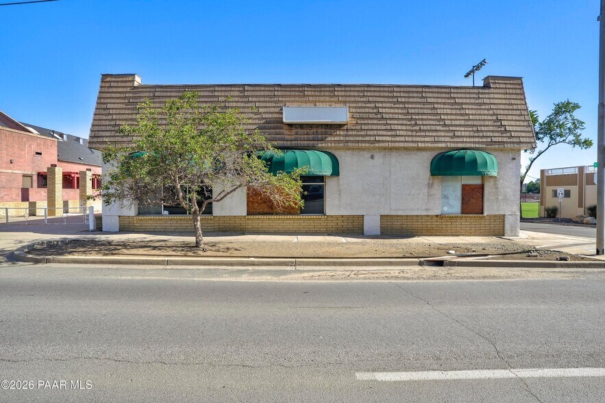 More Photos Of 620 E Gurley St, Prescott Restaurant For Sale