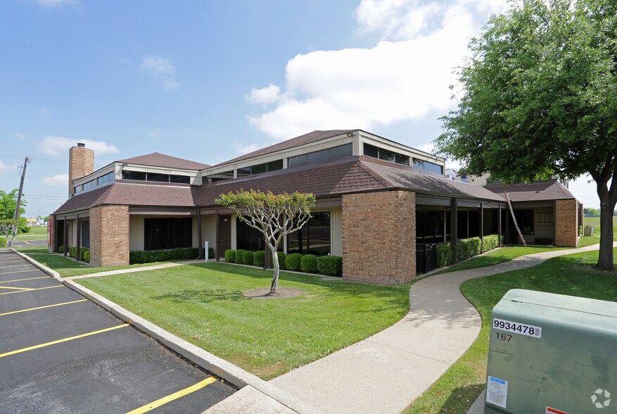 More Photos Of 205 Billings St, Arlington Unknown For Lease