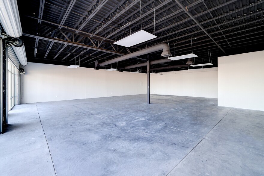 More Photos Of 6525 S Bruce St, Las Vegas Warehouse For Lease