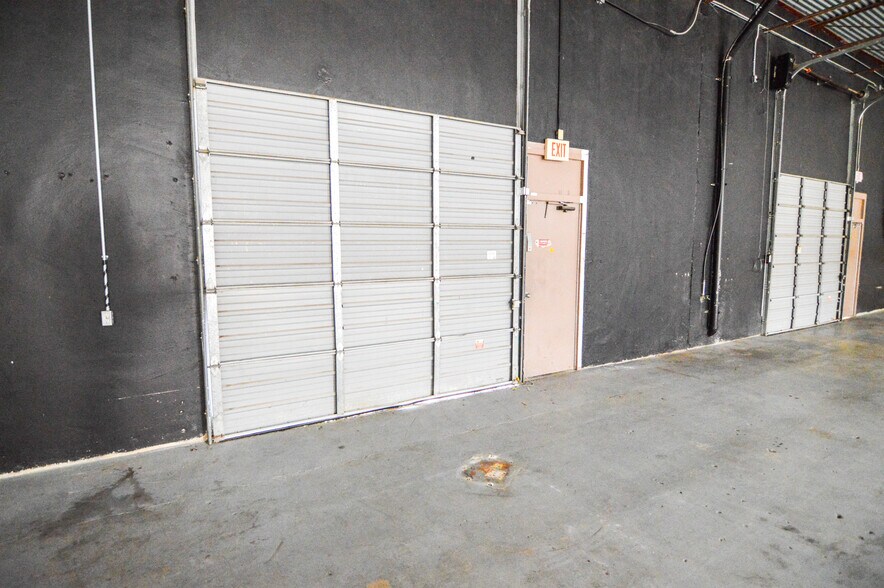 More Photos Of 403 E Ramsey Rd, San Antonio Research And Development For Lease