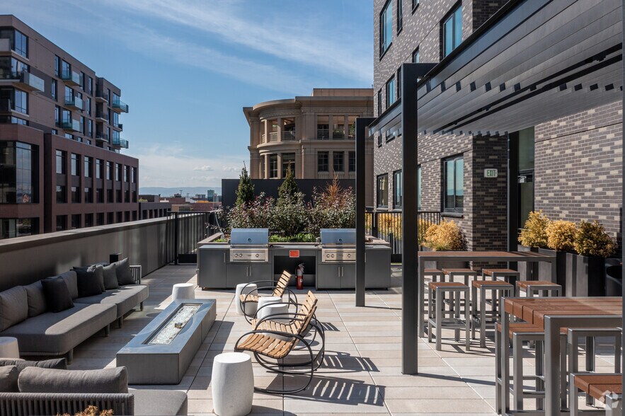 More Photos Of 1661 Market St, Denver Apartments For Lease