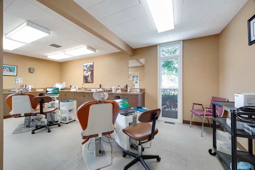 More Photos Of 405 Cedar St, Pleasant Hill Medical For Sale