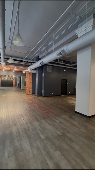 More Photos Of 315 S Peoria St, Chicago Apartments For Lease