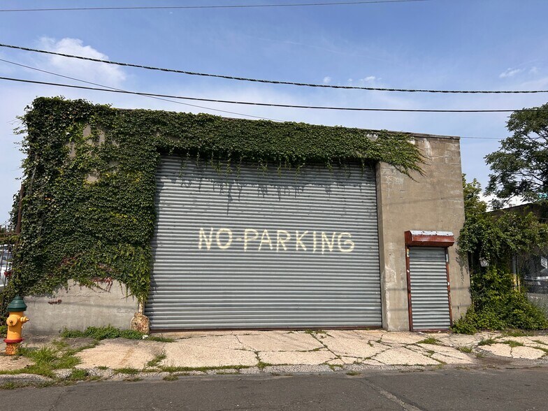 More Photos Of 9-13 Dey St, Newark Warehouse For Sale
