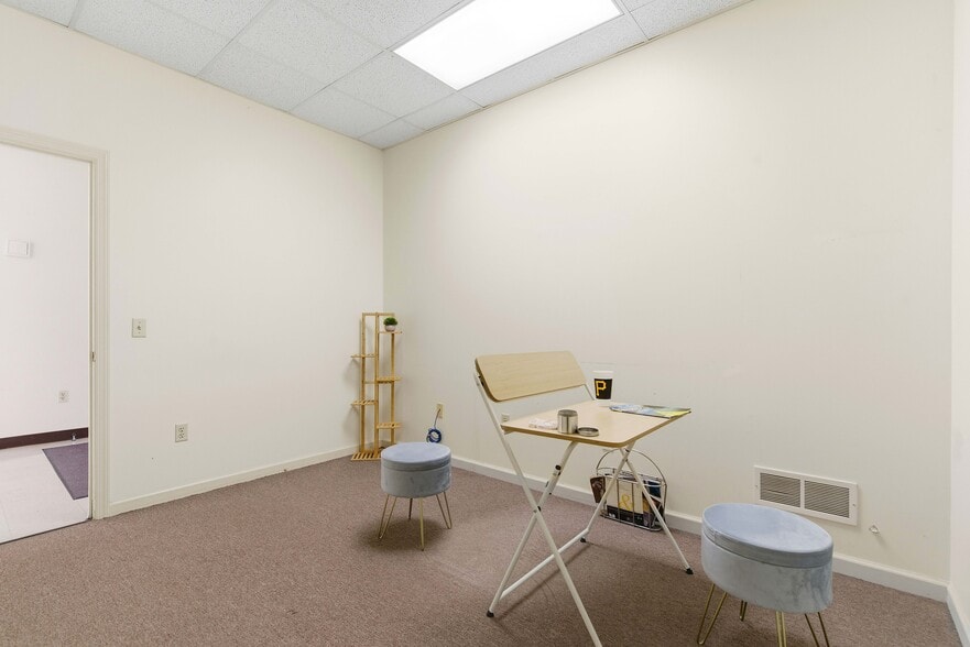 More Photos Of 86 Coraopolis Rd, Coraopolis Medical For Sale