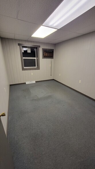 More Photos Of 408 4th St, Centuria Storefront For Lease