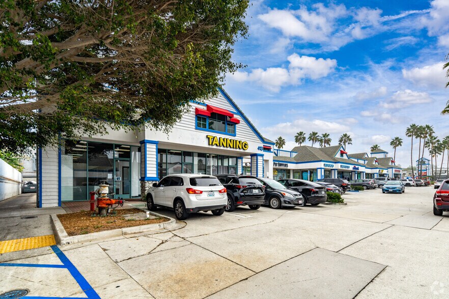 More Photos Of 401-413 N Pacific Coast Hwy, Redondo Beach Unknown For Lease