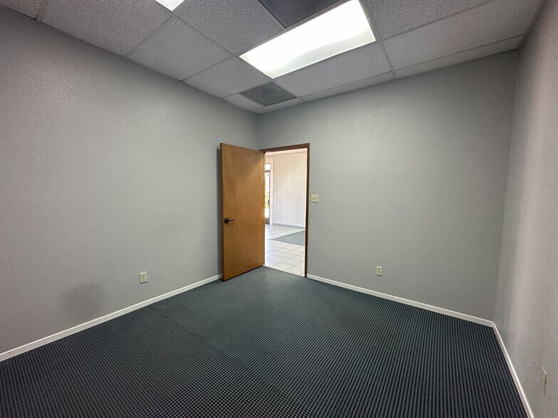 More Photos Of 7746 Lorraine Ave, Stockton Service For Sale