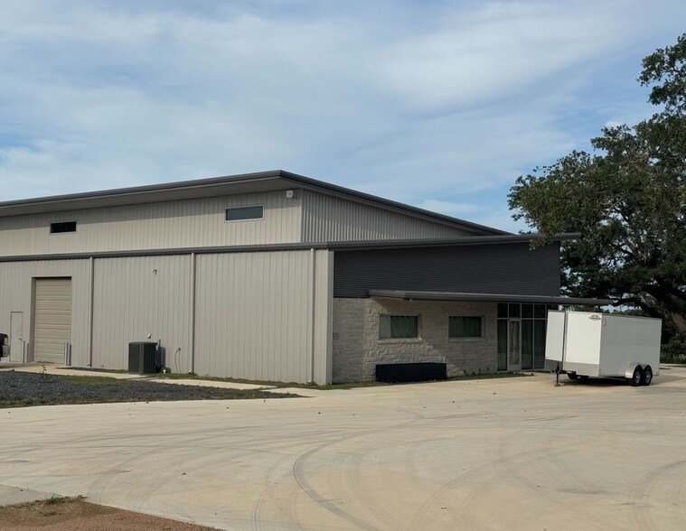 More Photos Of 999 W US HWY 90, San Antonio Land For Lease