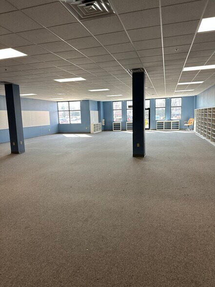 More Photos Of 1000 W Wisconsin Ave, Appleton Unknown For Lease