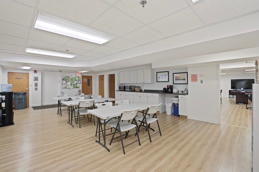 More Photos Of 1N131 County Farm Rd, Winfield Office For Sale