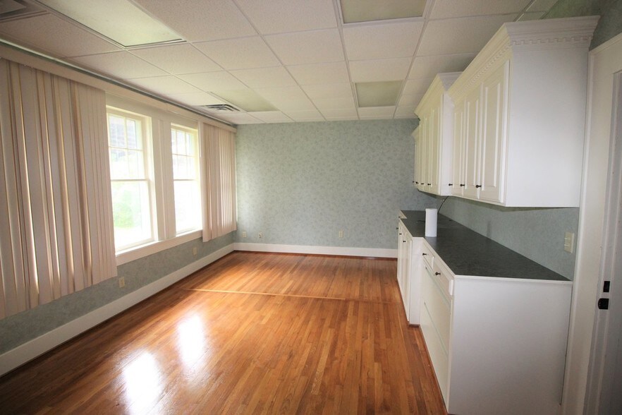 More Photos Of 950 3rd St, Natchitoches Office For Sale