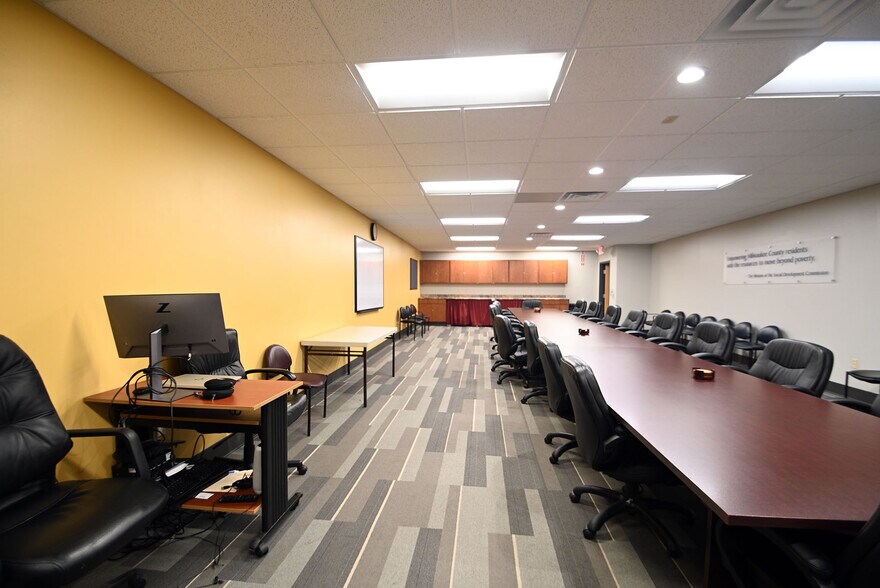 More Photos Of 1730 W North Ave, Milwaukee Medical For Sale