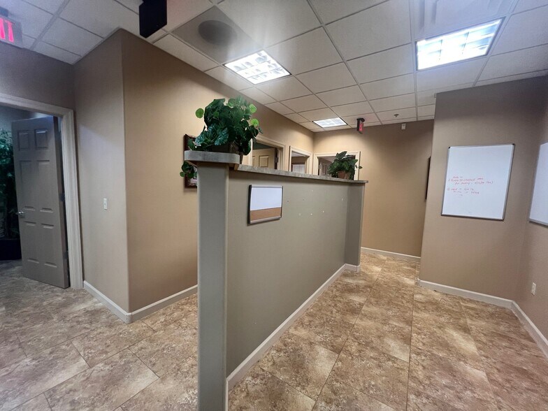 More Photos Of 18275 N 59th Ave, Glendale Office For Sale