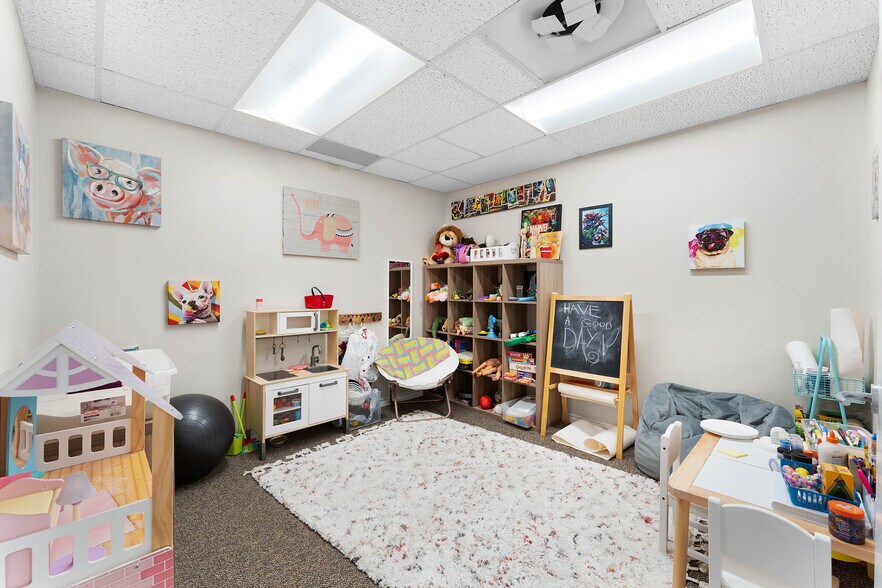 More Photos Of 8330-8350 Meadow Rd, Dallas Office For Sale