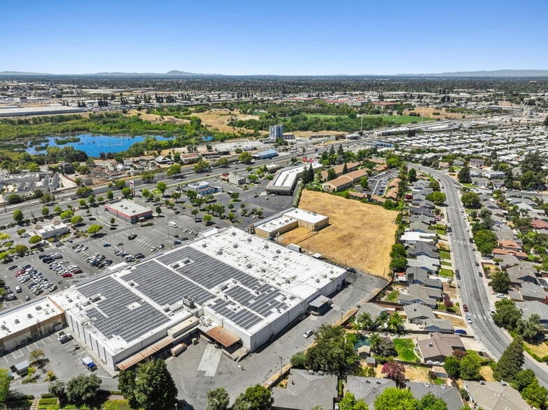 More Photos Of 8363-8383 Folsom Blvd, Sacramento Storefront For Sale