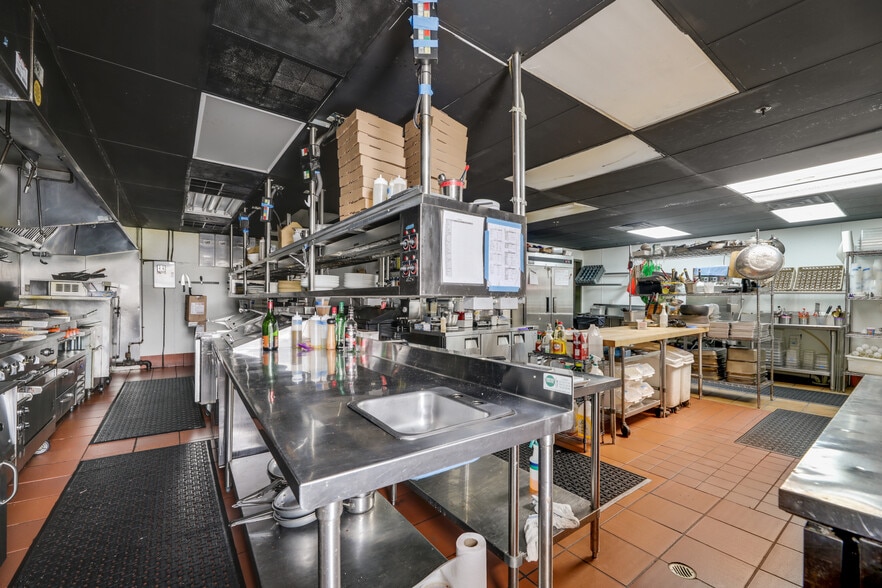 More Photos Of 285 Glenwood Ave, Bloomfield Restaurant For Sale