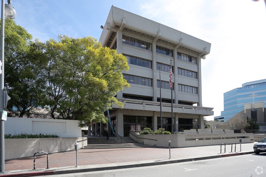 More Photos Of 244 S San Pedro St, Los Angeles Office For Lease