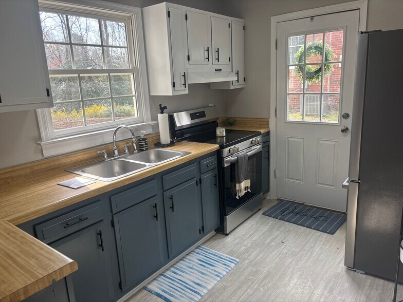 More Photos Of 500 Sharon Rd, King William Office Residential For Sale