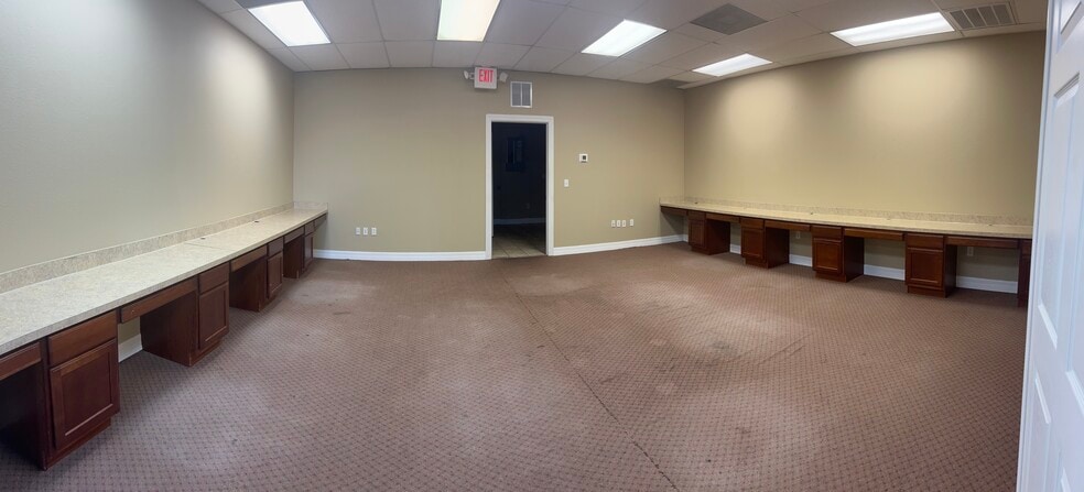 More Photos Of 6105 Deltona Blvd, Spring Hill Medical For Lease