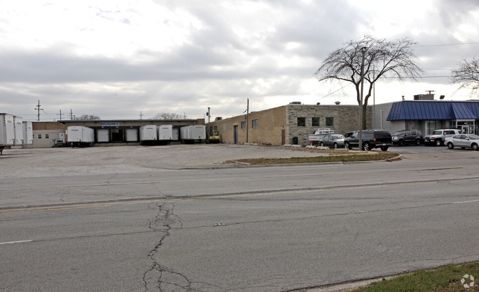 More Photos Of 6119 W Howard St, Niles Warehouse For Sale