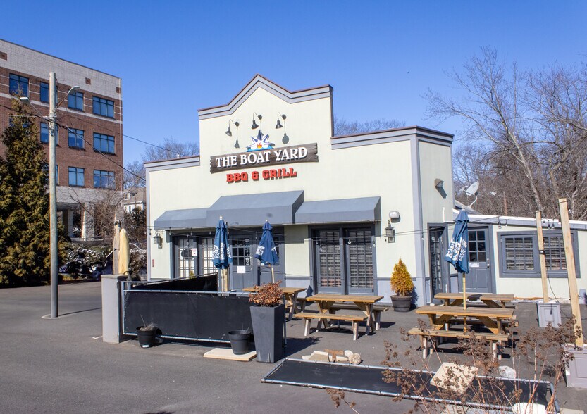 More Photos Of 1308 E Main St, Stamford General Retail For Sale