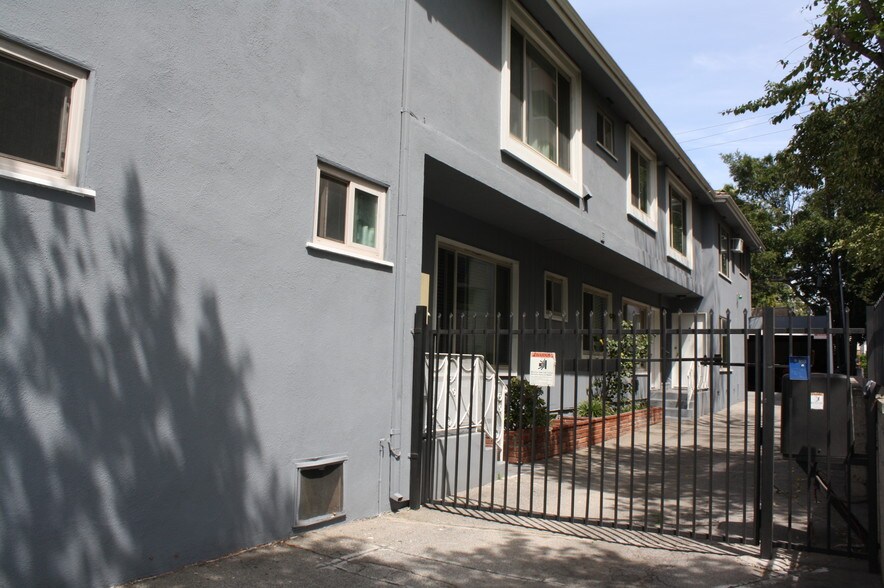 More Photos Of 1224 N Fairfax Ave, West Hollywood Apartments For Sale