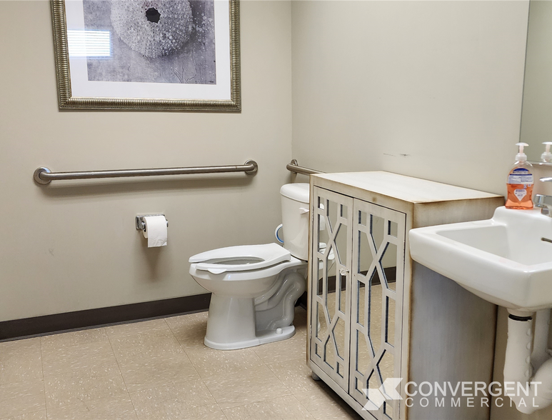 More Photos Of 1909 Beach Blvd, Jacksonville Beach Medical For Sale