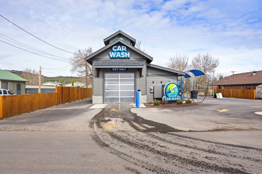 More Photos Of 119 Stoner Creek Rd, Lakeside Specialty For Sale
