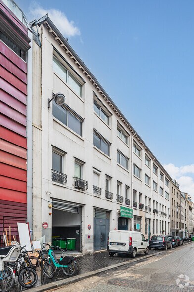 More Photos Of 27 Rue Du Moulin Joly, Paris Industrial For Lease