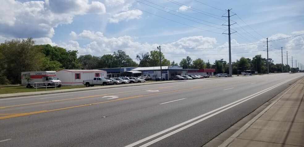 More Photos Of 261 S State Road 415, Osteen Auto Dealership For Sale