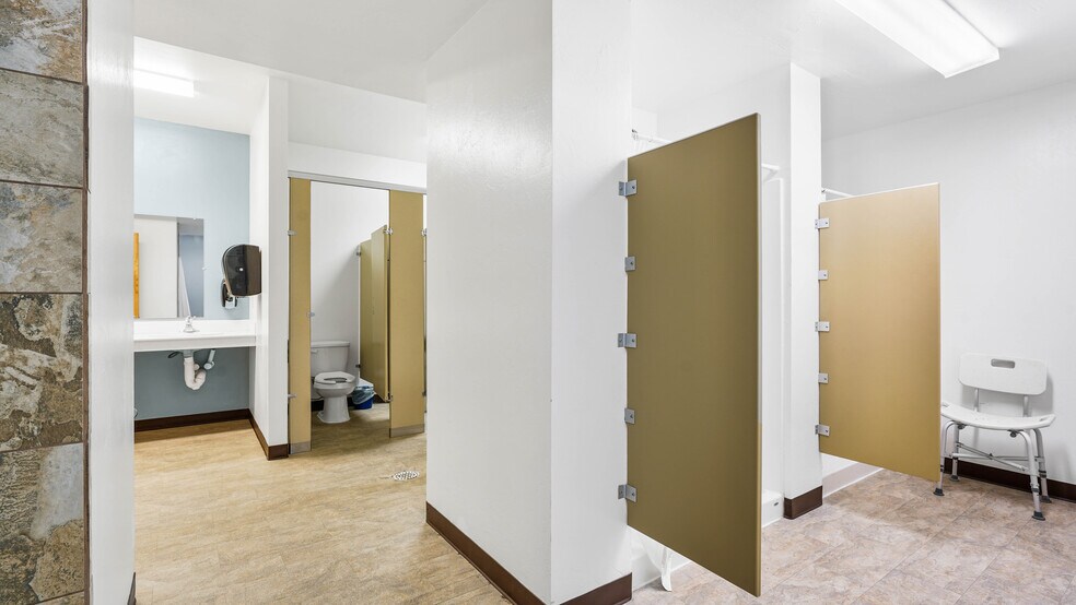 More Photos Of 500 N Front St, Townsend General Retail For Sale