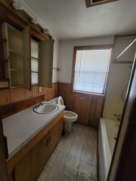 More Photos Of 207 W Viggie St, Hebbronville Religious Facility For Sale