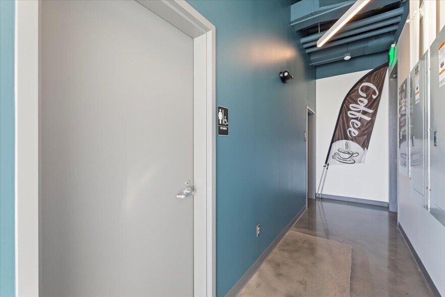 More Photos Of 4201 Rivers Edge Pky, Council Bluffs Office For Lease