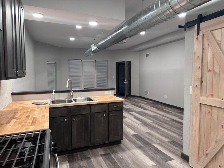 More Photos Of , Kansas City General Retail For Sale