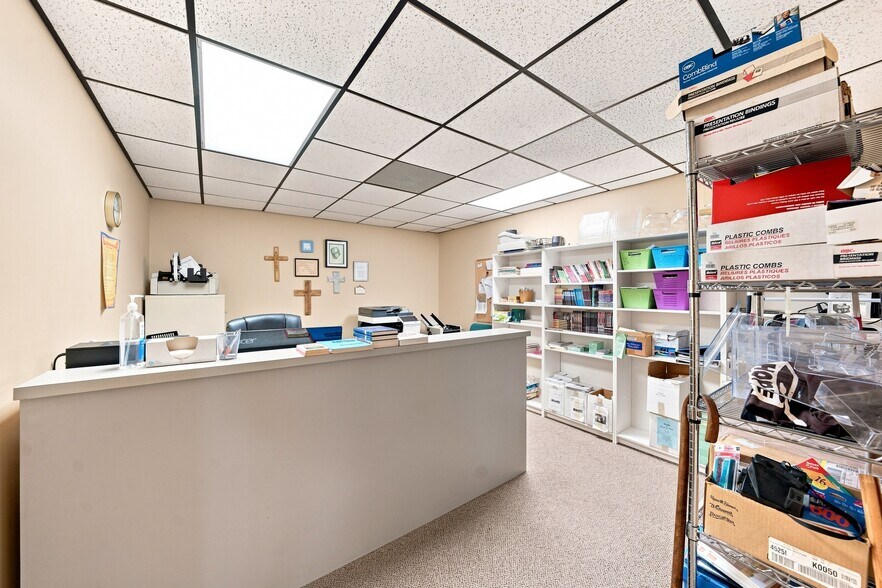 More Photos Of 951 S Kingshighway St, Sikeston Office For Sale