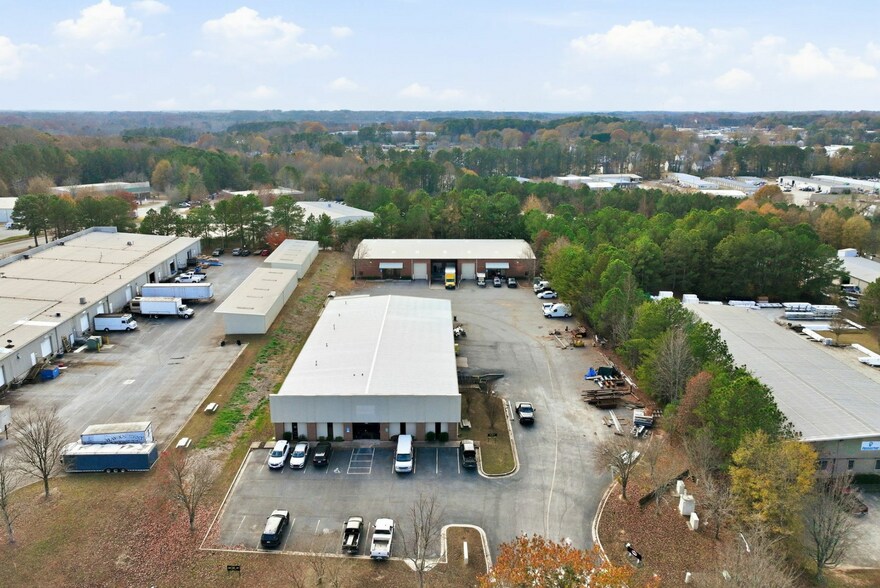 More Photos Of 2417 Hilton Way, Gainesville Warehouse For Lease