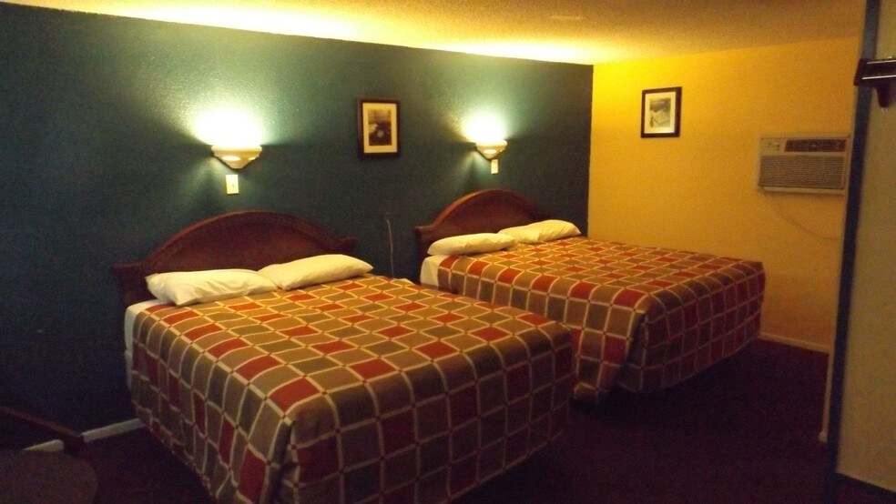 More Photos Of 609 E 15th St S, Eads Hotel For Sale