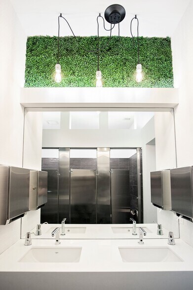 More Photos Of 12404 Park Central Dr, Dallas Office For Lease