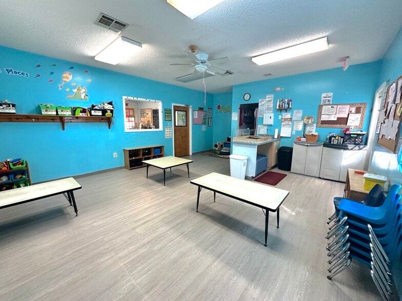 More Photos Of 794 King George Blvd, Savannah Schools For Sale