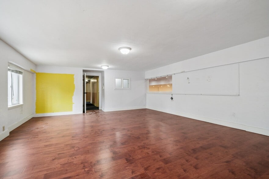 More Photos Of 2505 Telegraph Ave, Oakland Specialty For Sale