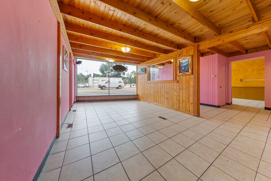 More Photos Of 508 Central Ave N, Faribault Storefront Retail Residential For Sale