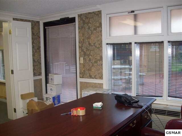 More Photos Of 400 Park Rd, Sevierville Office For Sale
