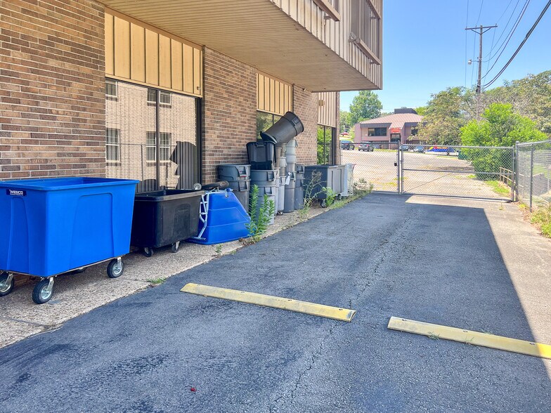 More Photos Of 1924 Fendley Dr, North Little Rock Office For Sale