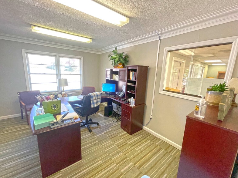 More Photos Of 1924 Warm Springs Rd, Columbus Medical For Sale