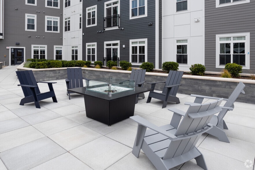 More Photos Of 75 Canal St, Manchester Apartments For Lease