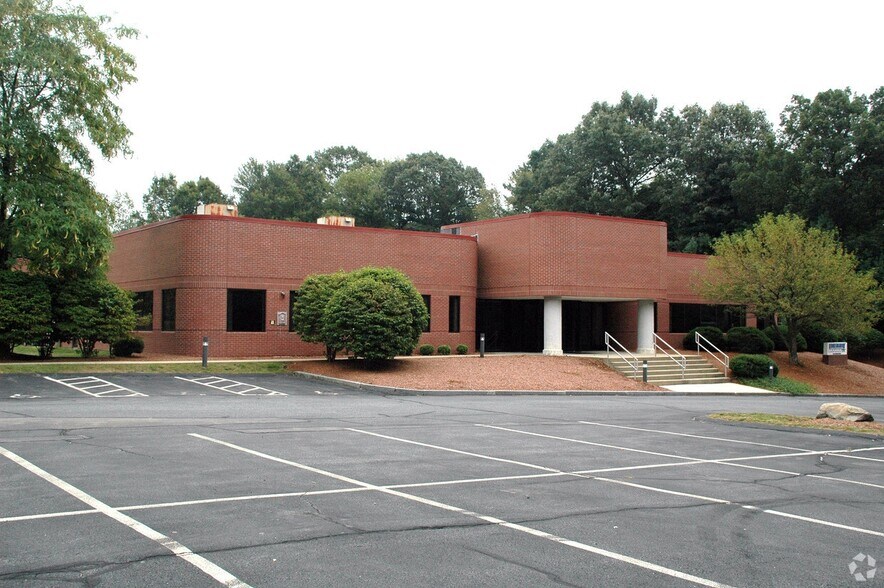 Primary Photo Of 25 Forge Pky, Franklin Research And Development For Lease