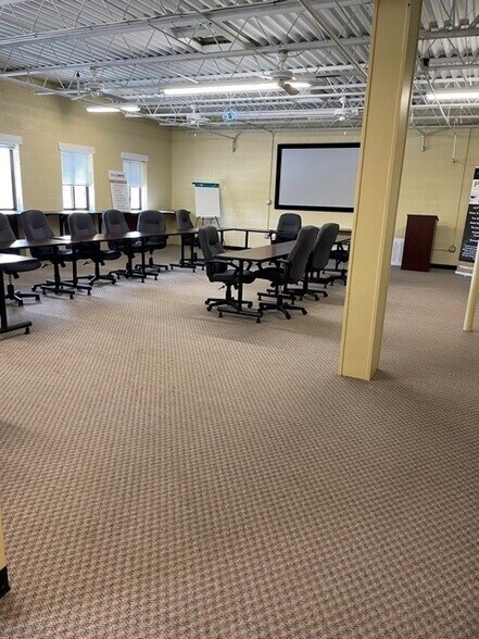 More Photos Of 5714 Industry Ln, Frederick Warehouse For Lease