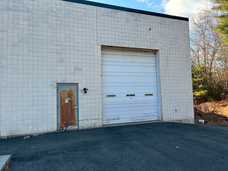 More Photos Of 144 Sturbridge Rd, Charlton Warehouse For Sale